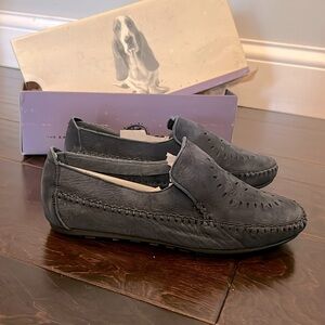 Hush puppies Navy suede loafer NIB 7